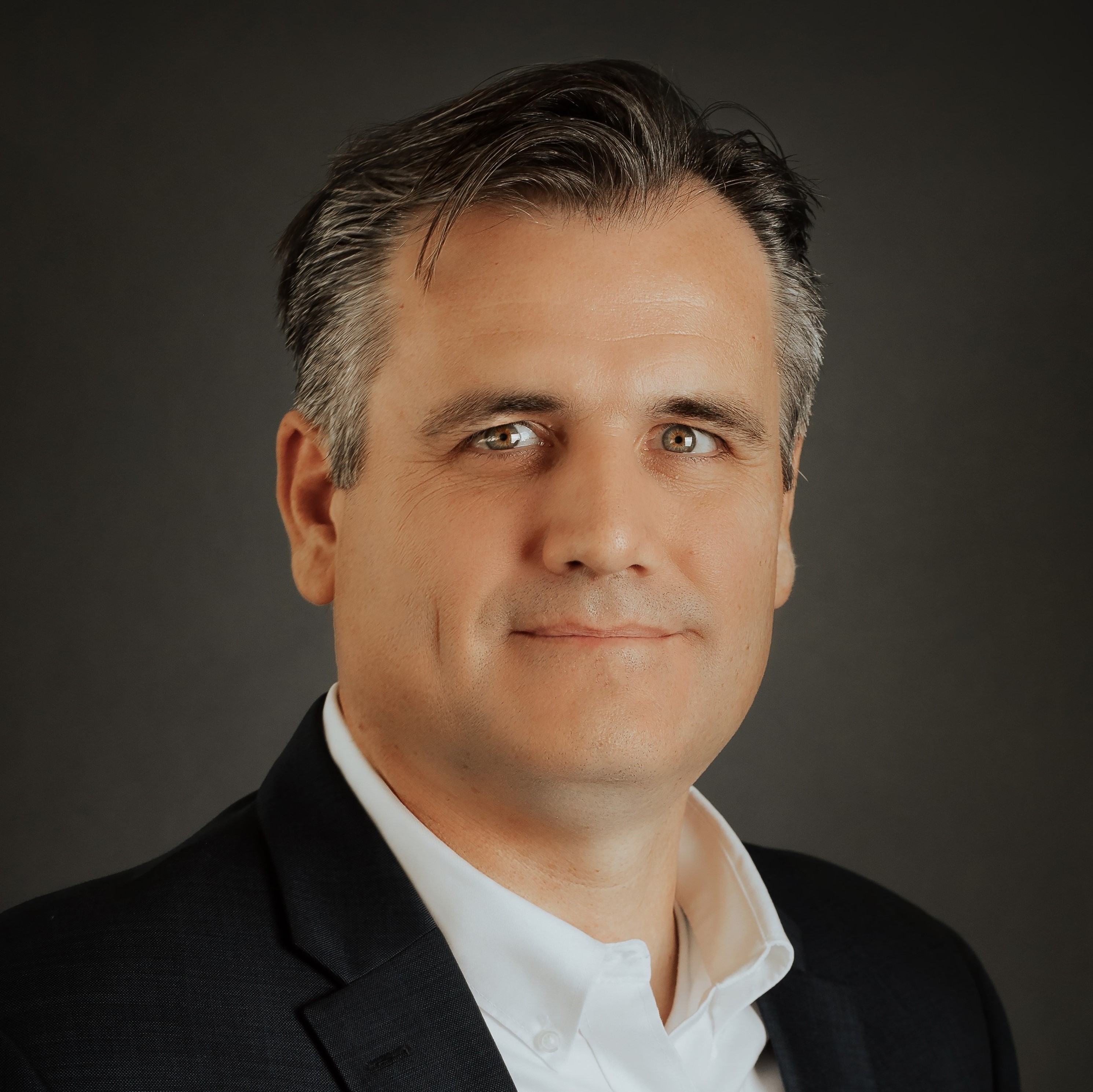 Mitch Thompson headshot